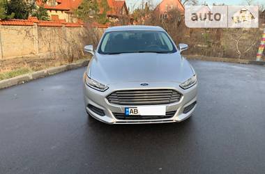 Седан Ford Fusion 2015 в 