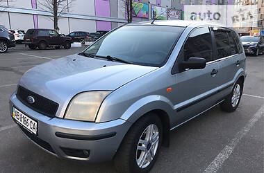 Хэтчбек Ford Fusion 2004 в 