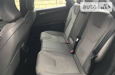 Седан Ford Fusion 2016 в 