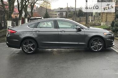 Седан Ford Fusion 2016 в 