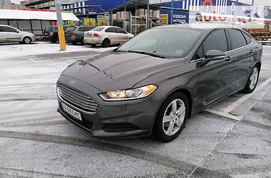 Седан Ford Fusion 2015 в 
