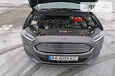 Седан Ford Fusion 2015 в 