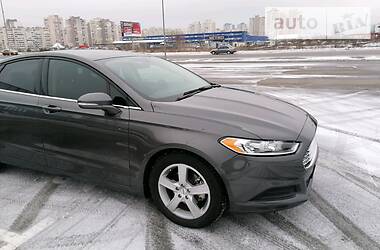 Седан Ford Fusion 2015 в 