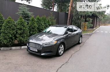 Седан Ford Fusion 2015 в 