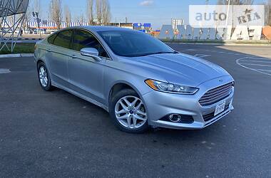 Седан Ford Fusion 2013 в 