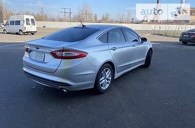 Седан Ford Fusion 2013 в 