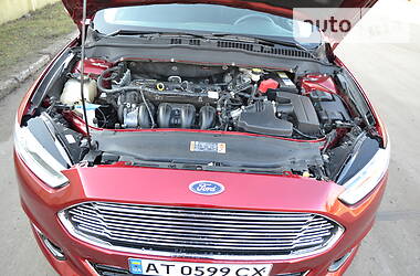 Седан Ford Fusion 2015 в Калуші
