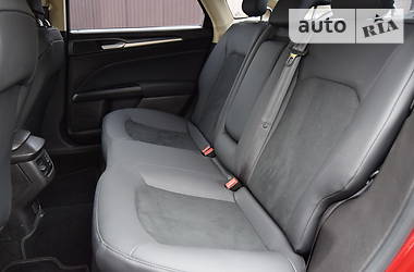 Седан Ford Fusion 2013 в 