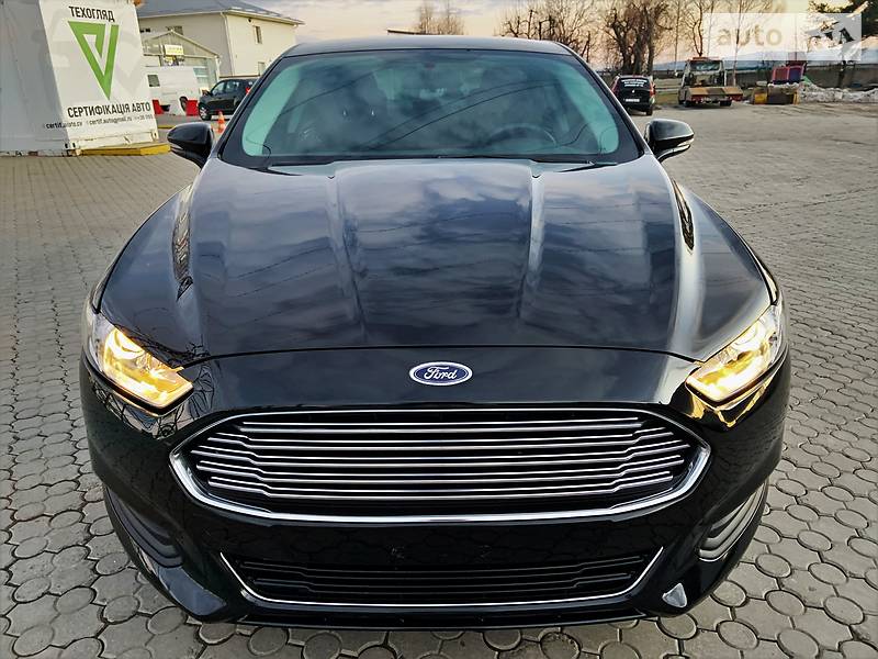 Седан Ford Fusion 2015 в Чернівцях