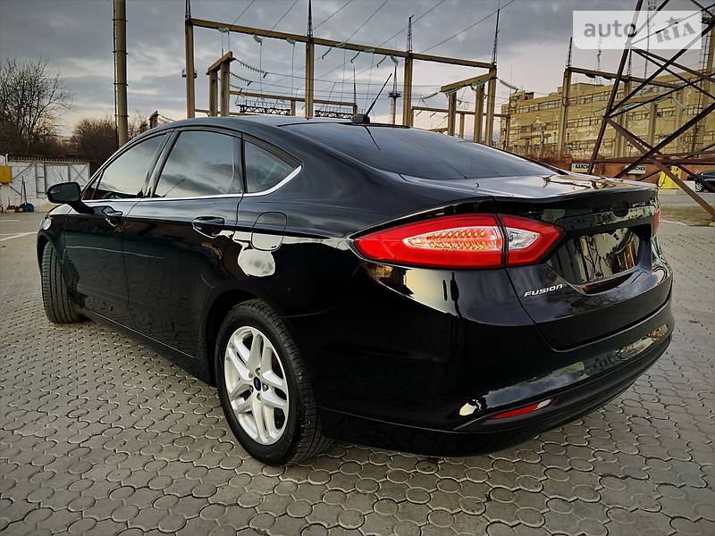 Седан Ford Fusion 2015 в Чернівцях