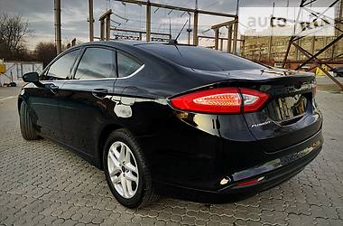 Седан Ford Fusion 2015 в 