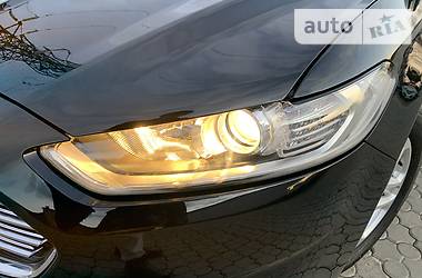 Седан Ford Fusion 2015 в 