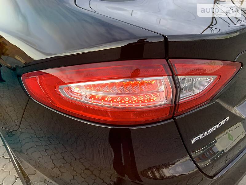 Седан Ford Fusion 2015 в Чернівцях