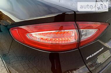Седан Ford Fusion 2015 в 