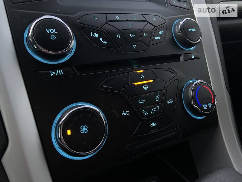 Седан Ford Fusion 2015 в Чернівцях