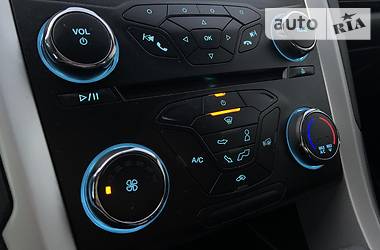 Седан Ford Fusion 2015 в 