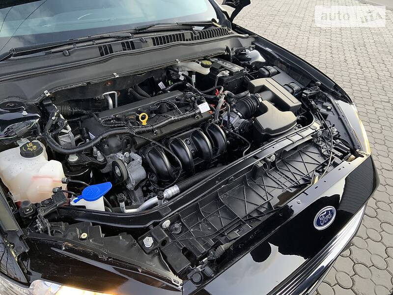 Седан Ford Fusion 2015 в Чернівцях