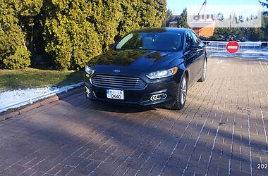 Седан Ford Fusion 2015 в 