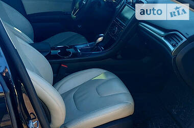 Седан Ford Fusion 2015 в 
