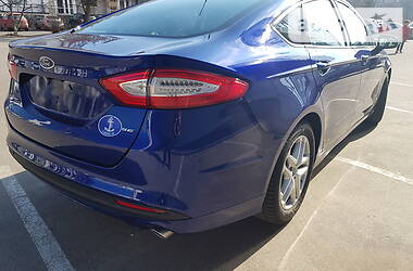 Седан Ford Fusion 2016 в 