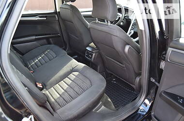 Седан Ford Fusion 2016 в 