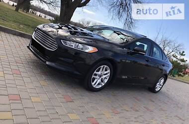 Седан Ford Fusion 2016 в 