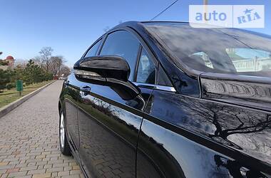 Седан Ford Fusion 2016 в 