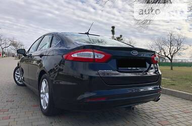 Седан Ford Fusion 2016 в 
