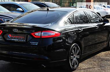Седан Ford Fusion 2015 в 