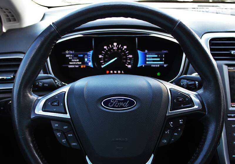 Седан Ford Fusion 2015 в Одесі