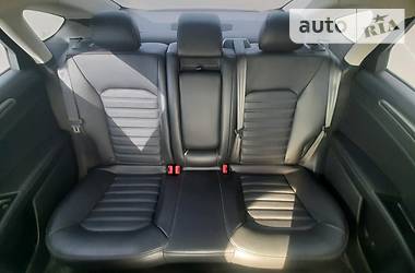 Седан Ford Fusion 2015 в 