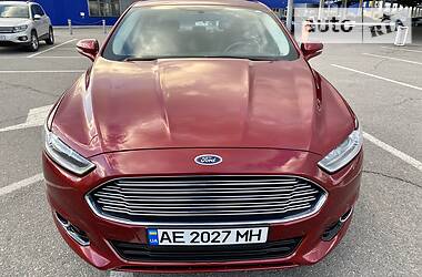 Седан Ford Fusion 2015 в 