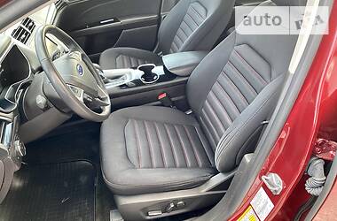 Седан Ford Fusion 2015 в 
