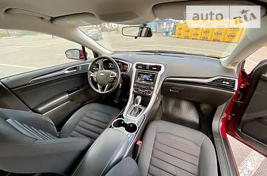 Седан Ford Fusion 2015 в 