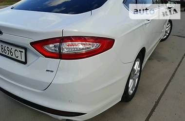 Седан Ford Fusion 2015 в 