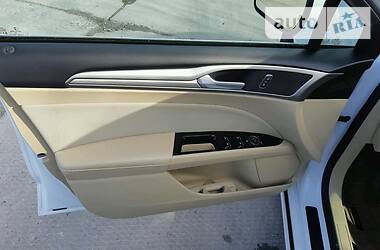 Седан Ford Fusion 2015 в 