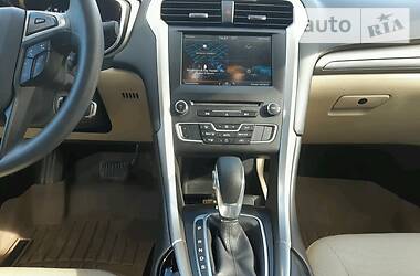 Седан Ford Fusion 2015 в 