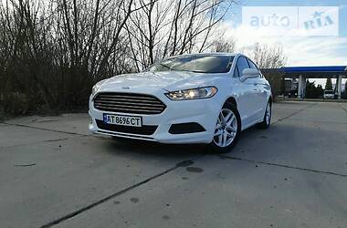 Седан Ford Fusion 2015 в 