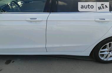 Седан Ford Fusion 2015 в 