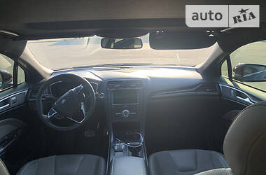 Седан Ford Fusion 2017 в 