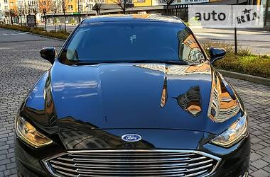 Седан Ford Fusion 2018 в 