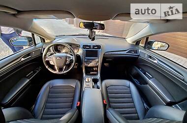 Седан Ford Fusion 2018 в 