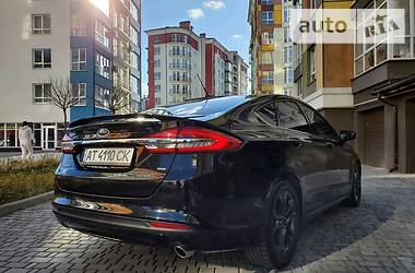 Седан Ford Fusion 2018 в 