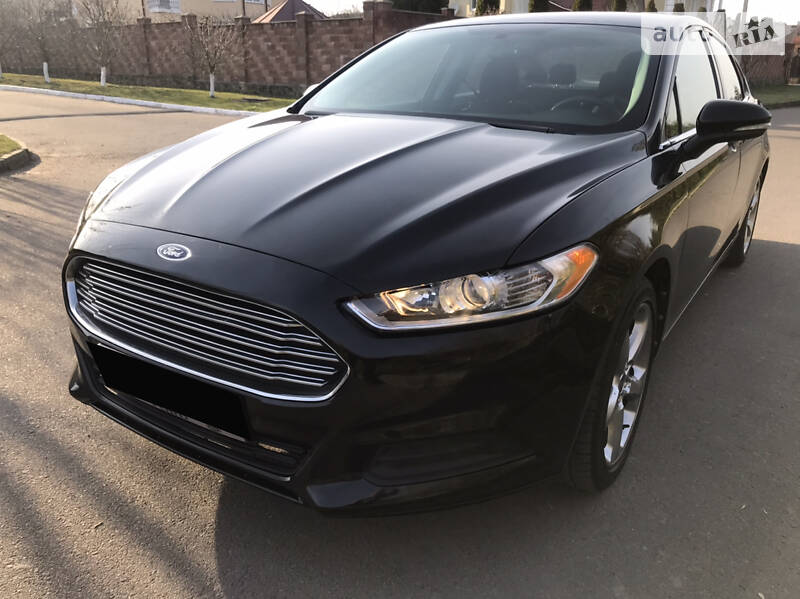 Седан Ford Fusion 2012 в 