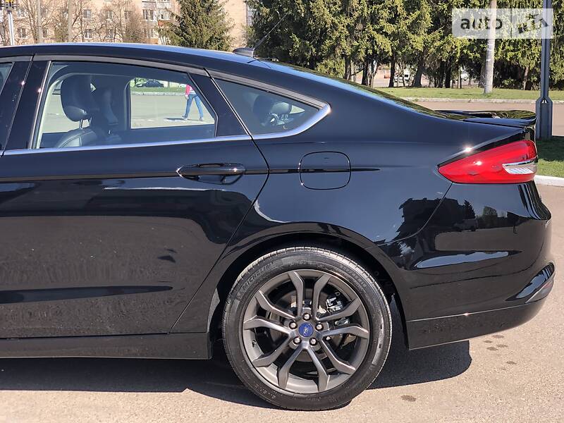 Седан Ford Fusion 2018 в Рівному