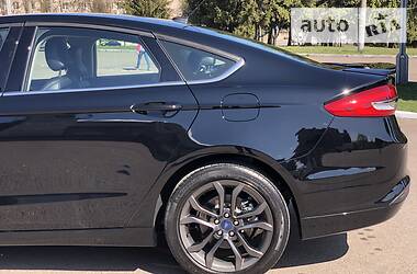 Седан Ford Fusion 2018 в 
