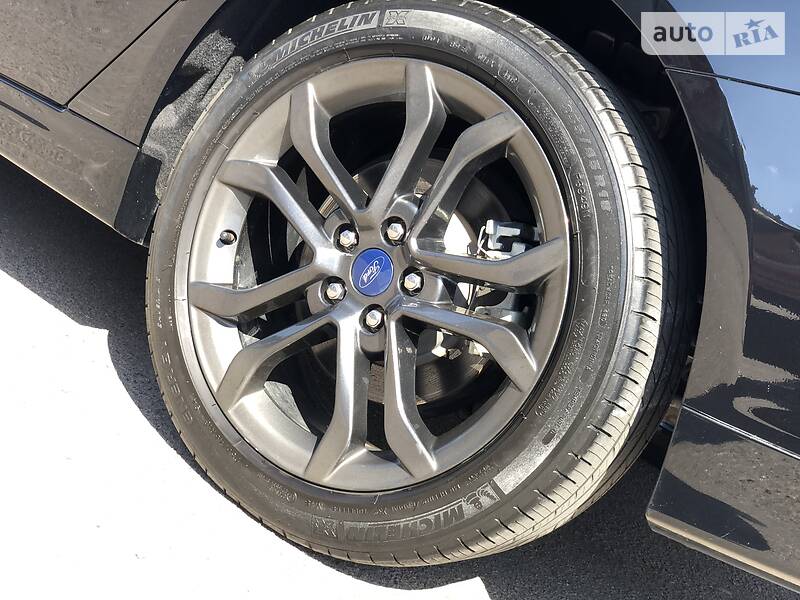 Седан Ford Fusion 2018 в Рівному