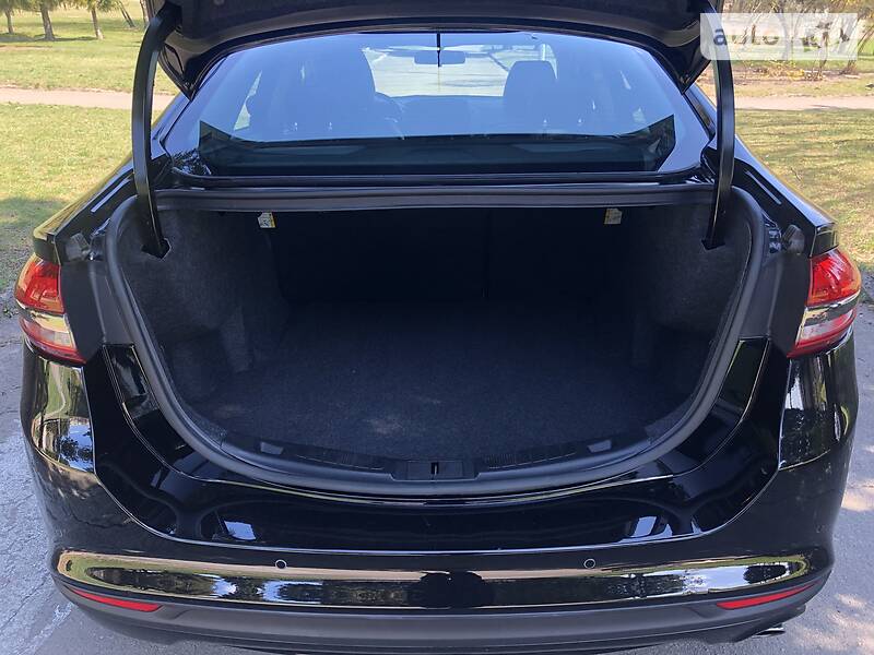 Седан Ford Fusion 2018 в Рівному