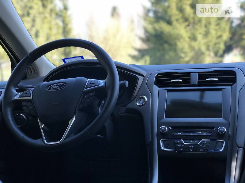 Седан Ford Fusion 2018 в Рівному