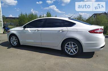 Седан Ford Fusion 2014 в 